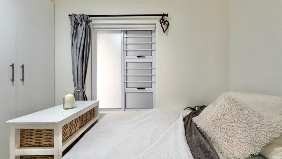 1 Bedroom Property for Sale in Gordons Bay Central Western Cape